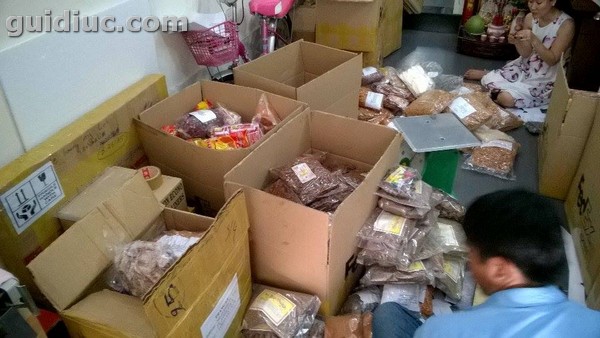 Đóng gói hàng hóa thực phẩm khô