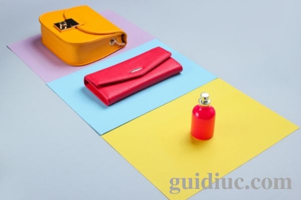 Quần áo, giày dép, túi xách, nước hoa